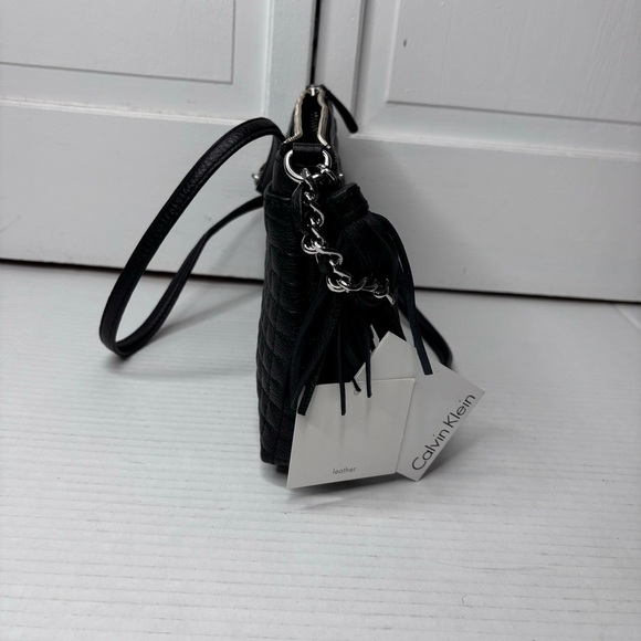 CALVIN KLEIN Black Quilted Hastings Pebble Crossbody - Picture 7 of 8